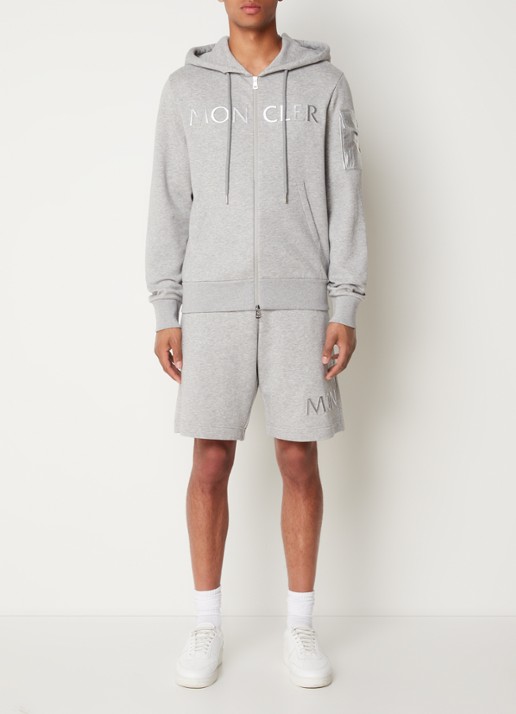 Moncler Loose fit korte joggingbroek met logo en metallic details - voorkant 3 grijsmele