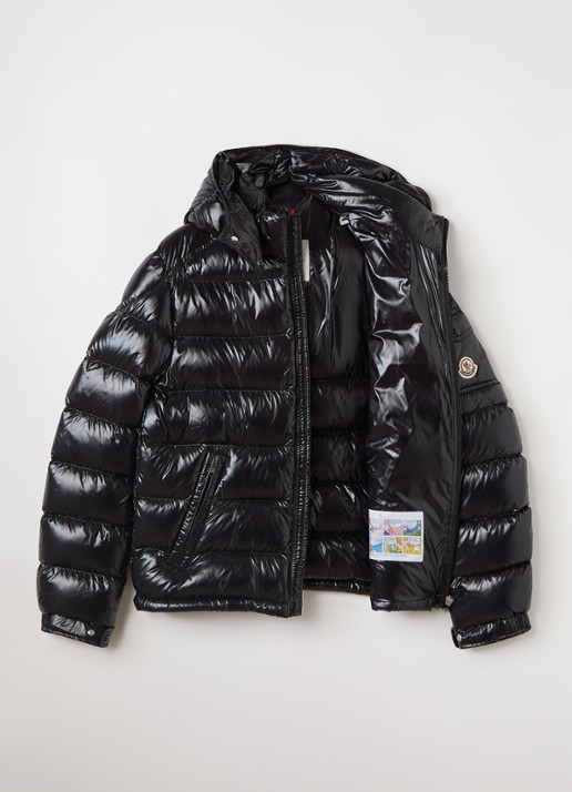 Moncler Maya puffer jack met donsvulling - voorkant 3 zwart