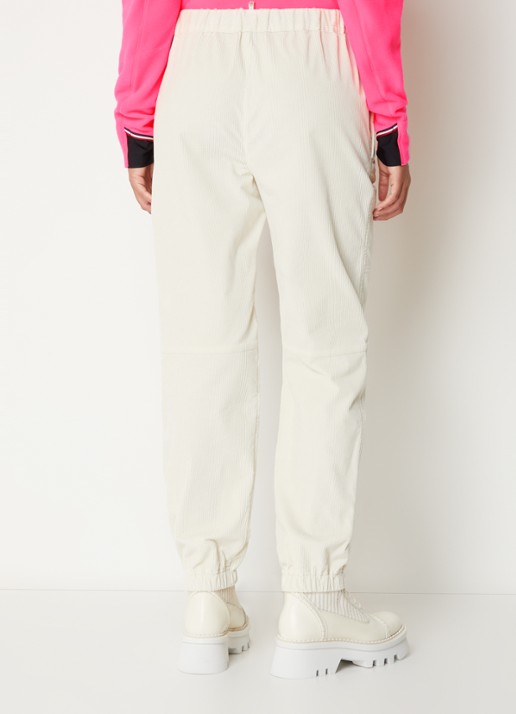 Moncler Mid waist tapered fit broek van corduroy met logopatch - achterkant ivoor