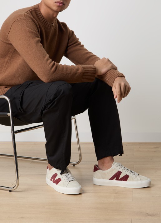 Moncler Monaco2 sneaker van suède - voorkant 2 beige