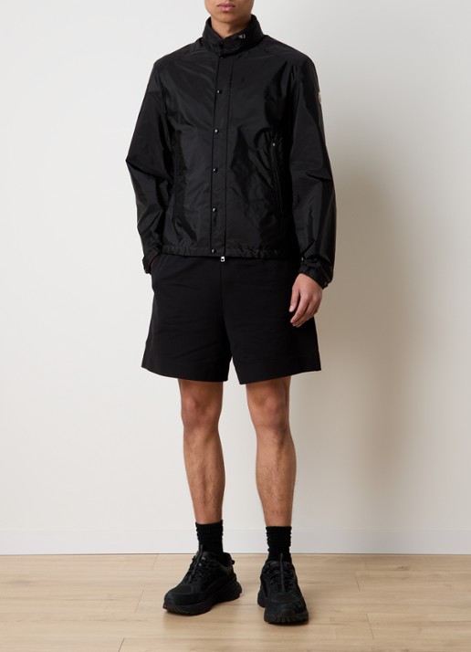 Moncler Montriond windjack met opbergbare capuchon - voorkant 2 zwart