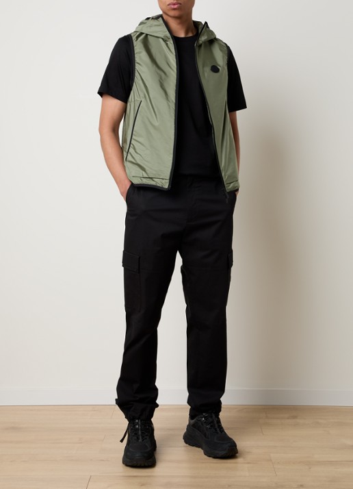 Moncler Moretan bodywarmer met capuchon en waterafstotende coating - voorkant 6 mosgroen