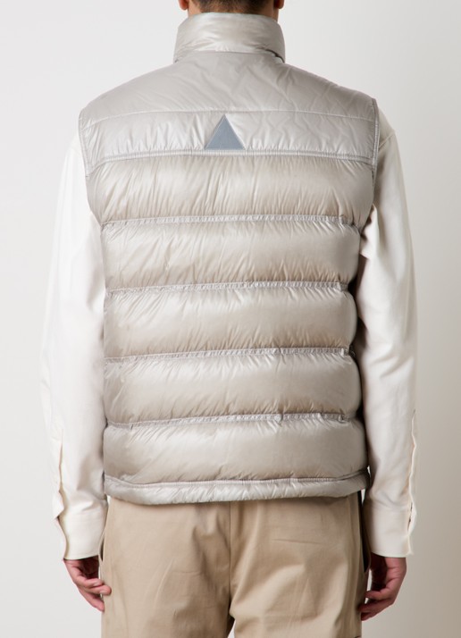 Moncler Nantu gewatteerde bodywarmer met donsvulling - achterkant beige