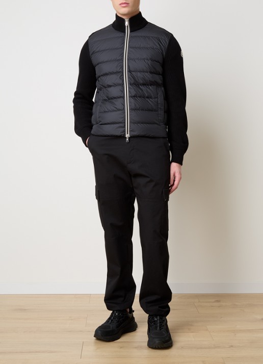 Moncler Ribgebreid vest met gewatteerd voorpand en donsvulling - voorkant 3 zwart