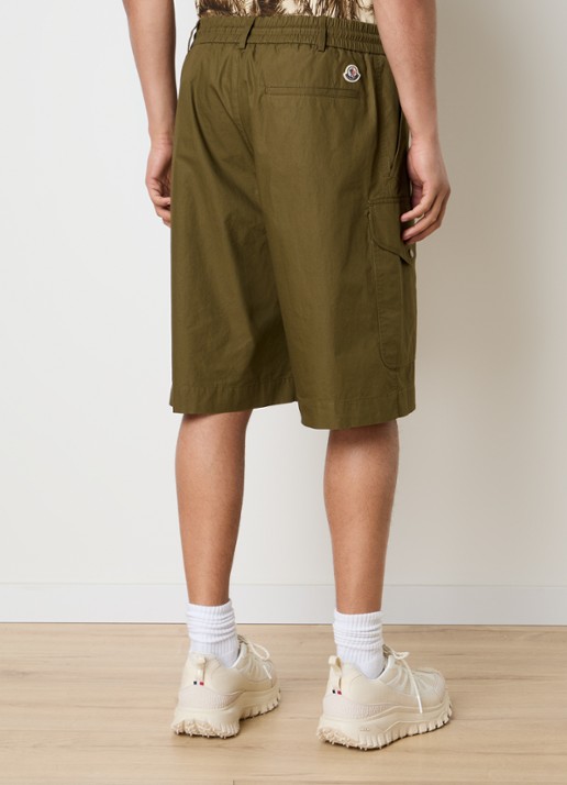 Moncler Straight fit korte broek met steekzakken - achterkant mosgroen