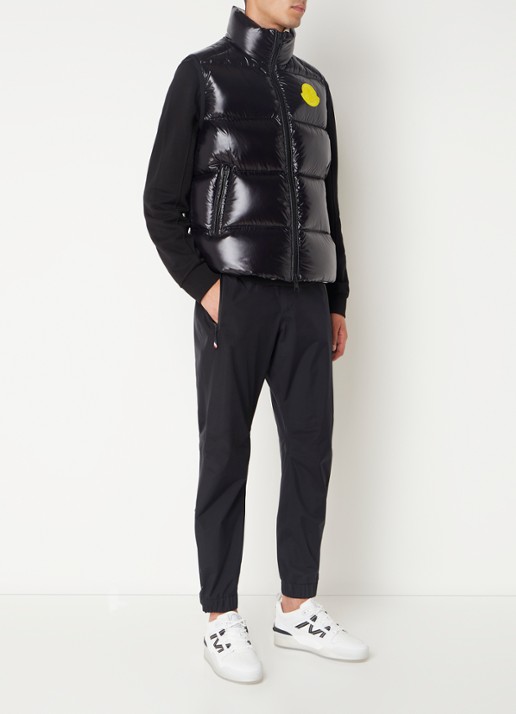 Moncler Sumido gewatteerd bodywarmer met donsvulling en logo - voorkant 6 zwart