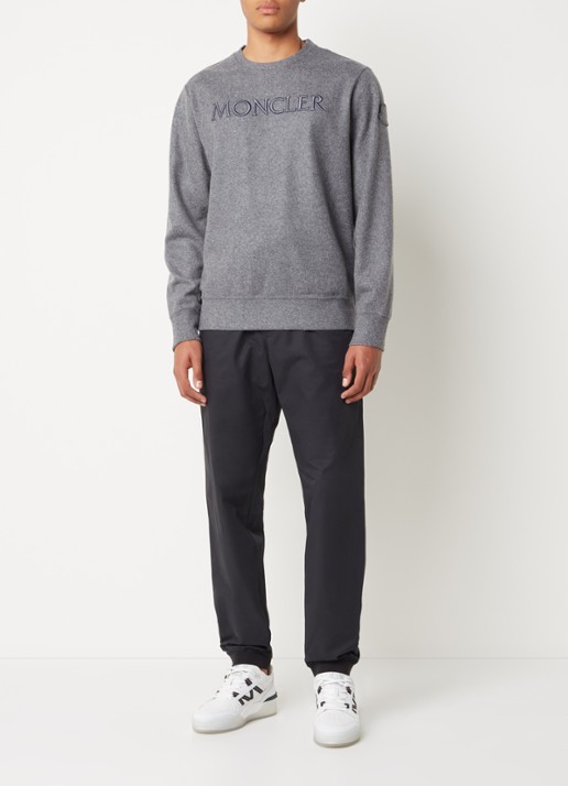 Moncler Sweater in wolblend met logoborduring - voorkant 3 legergroen