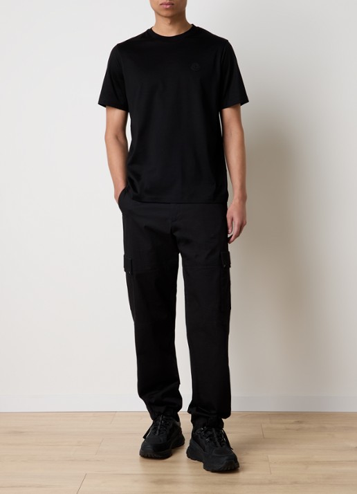Moncler T-shirt met logo en backprint  - voorkant 5 zwart