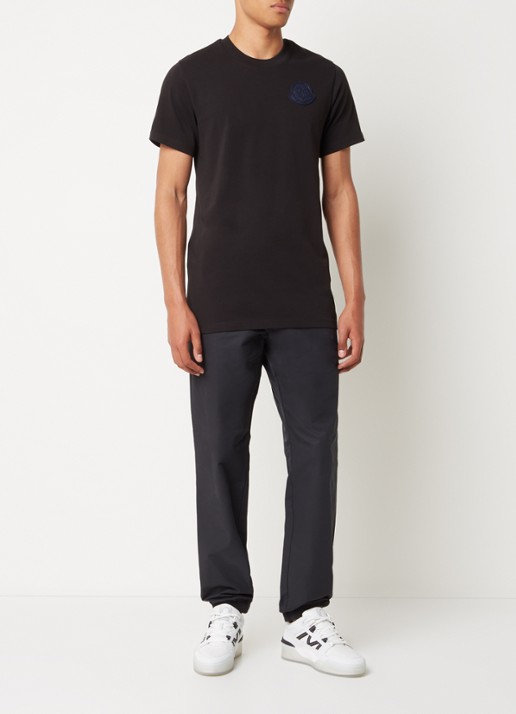Moncler T-shirt met logoborduring  - voorkant 3 zwart