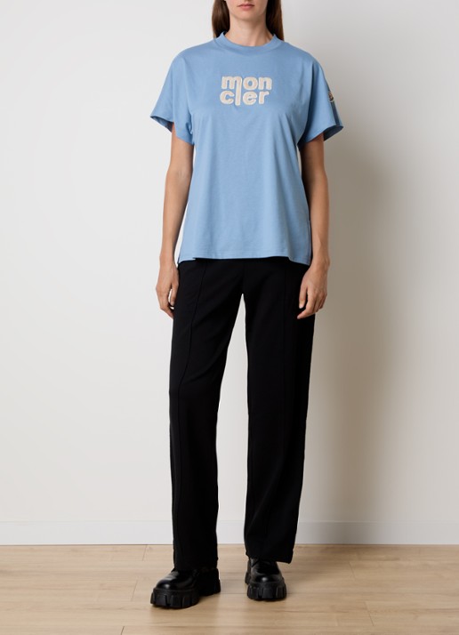 Moncler T-shirt met logoborduring - voorkant 4 blauw