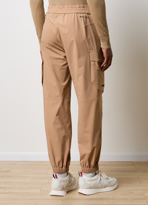 Moncler Tapered fit cargobroek met ritszakken - achterkant camel