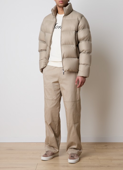 Moncler Tarn puffer jack met donsvulling en ritszakken - voorkant 2 beige