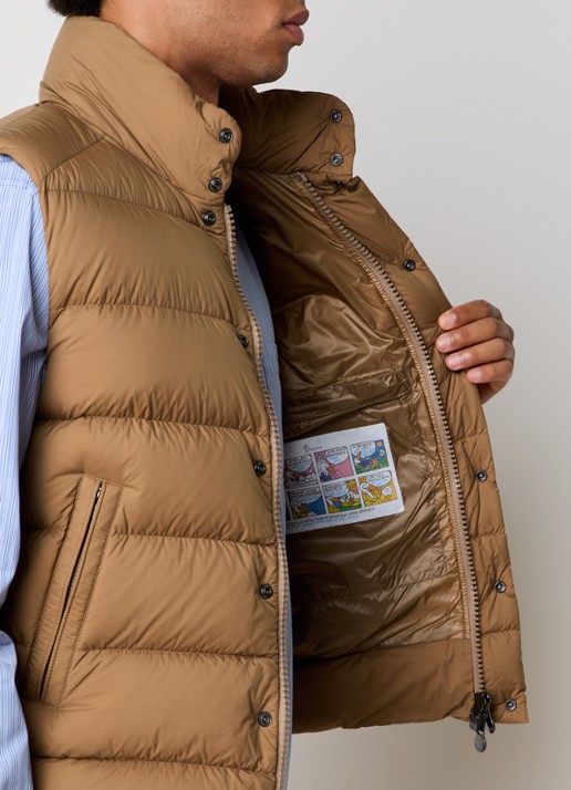 Moncler Tibb gewatteerde bodywarmer met donsvulling en logo - detail 3 camel