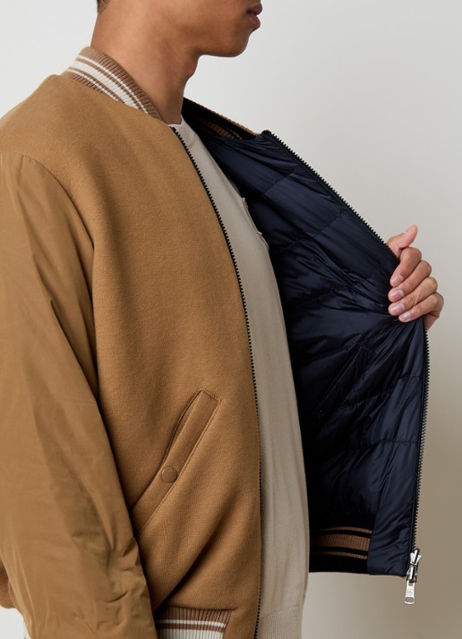 Moncler Vennes reversible baseball jack met donsvulling en logo - detail 2 cognac
