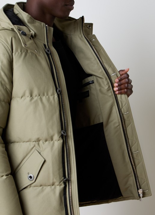 Moose Knuckles Forrestville puffer jack met donsvulling en afneembare capuchon - detail 5 khaki