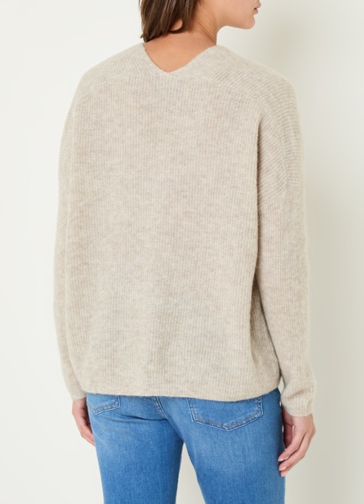 Mos Mosh MMThora fijngebreide pullover in alpaca wolblend met V-hals - achterkant 5 feather grey / donkerbeige