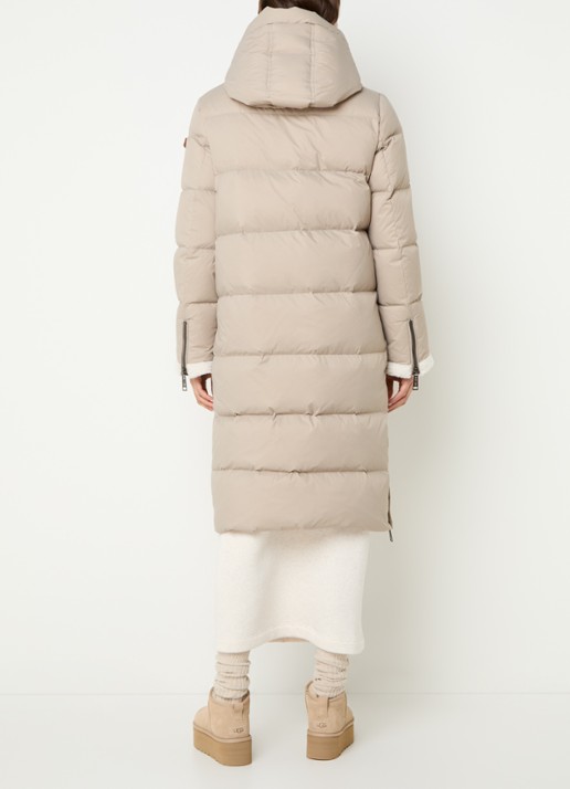 Moscow Xenia longline puffer jas met donsvulling en details van teddy - achterkant 3 taupe