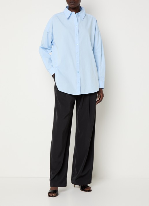 My Essential Wardrobe 03 Blouse met kraag - voorkant 4 lichtblauw