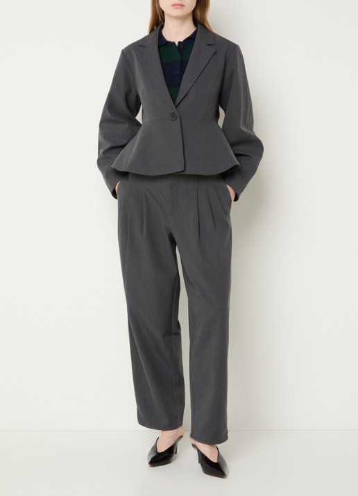 My Essential Wardrobe Evie loose fit pantalon met plissé - voorkant 4 donkergrijs