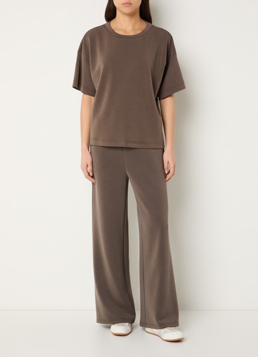 My Essential Wardrobe Helle T-shirt van travelstof - voorkant 4 lichtbruin
