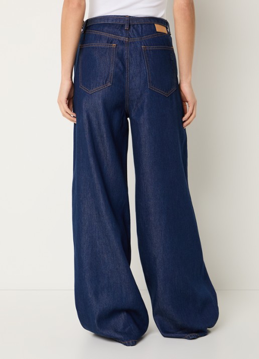 My Essential Wardrobe Tasma high waist loose fit jeans met ceintuur - achterkant indigo