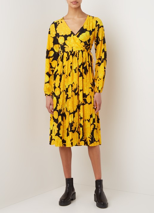 NA-KD Midi jurk met plissé en bloemenprint - voorkant 2 geel