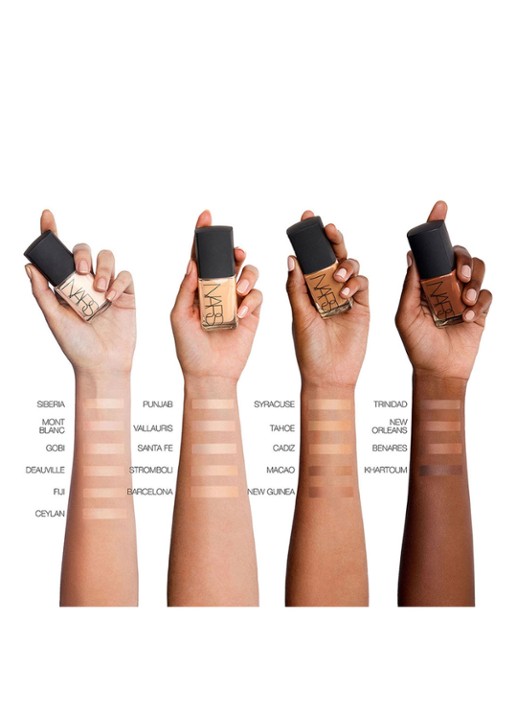 NARS Sheer Glow Foundation - voorkant 4 macao