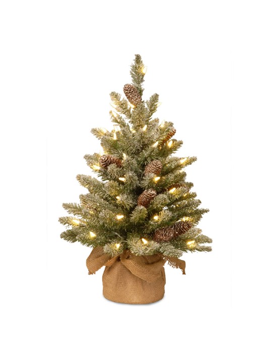 National Tree Company Snowy Burlap mini kunstkerstboom net sneeuw, dennenappels en LED-verlichting 61 cm - voorkant groen