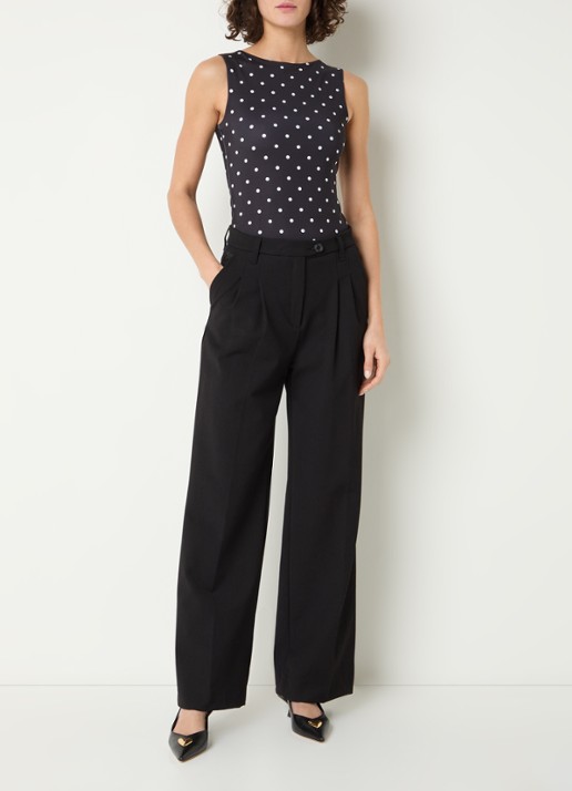 Neo Noir Ditty top met stippenprint - voorkant 3 zwart