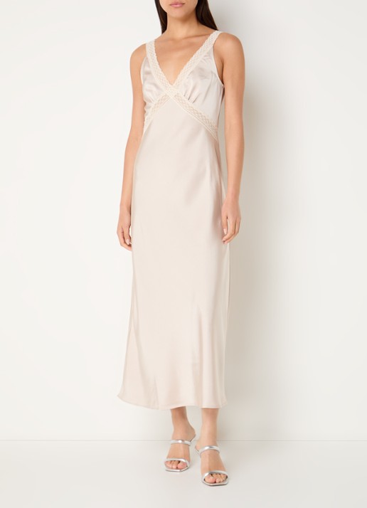 Neo Noir Maxi jurk van satijn met details van kant - detail 2 beige