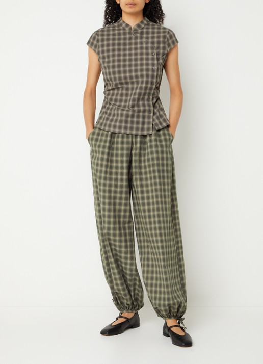 Neo Noir Roxane high waist tapered fit broek met ruitdessin - voorkant 4 legergroen
