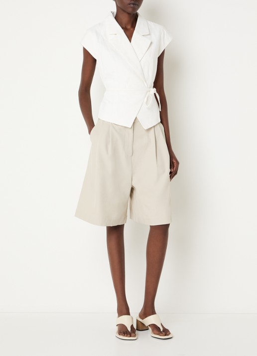Neo Noir Salima gilet met strikceintuur - voorkant 3 gebroken wit