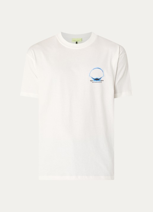 New Amsterdam Surf Association Eclipse T-shirt met logo- en backprint - voorkant 3 gebroken wit