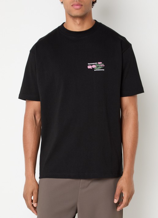 New Amsterdam Surf Association Lilies T-shirt met front- en backprint - achterkant zwart