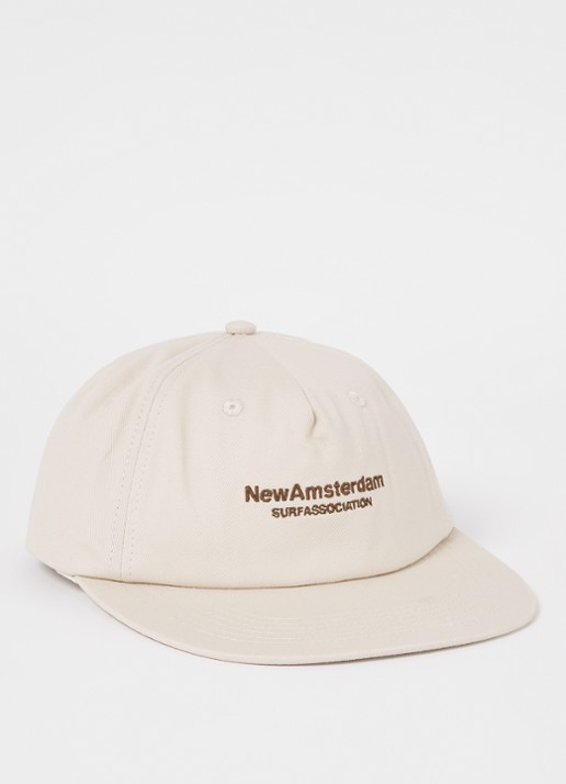 New Amsterdam Surf Association Pet met logoborduring - voorkant 2 creme