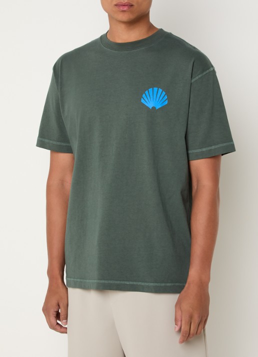New Amsterdam Surf Association T-shirt met logo- en backprint - achterkant 2 olijfgroen