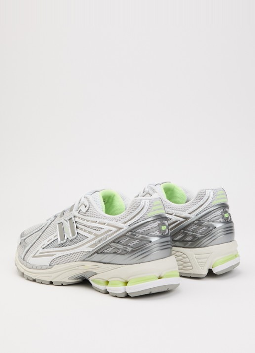 New Balance 1906 sneaker met mesh details - achterkant grijs