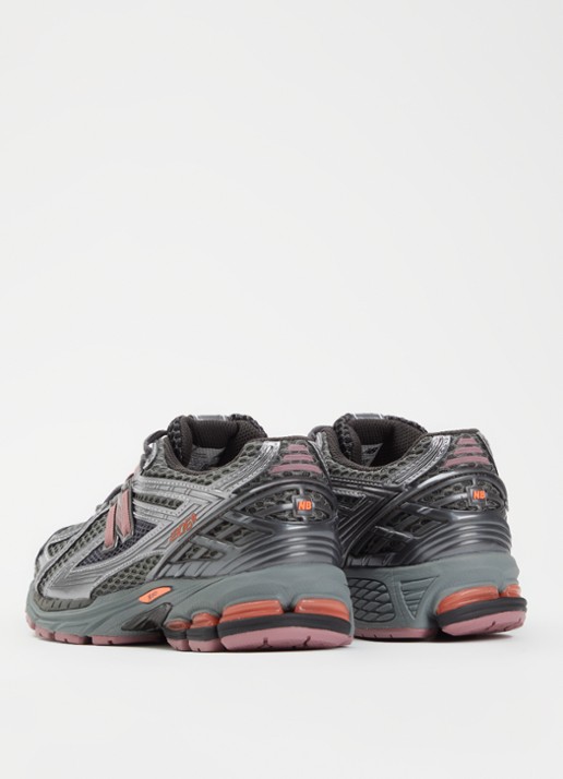 New Balance 1906 sneaker met mesh details - achterkant zilver