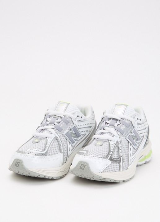 New Balance 1906 sneaker met mesh details - voorkant 3 lichtgrijs