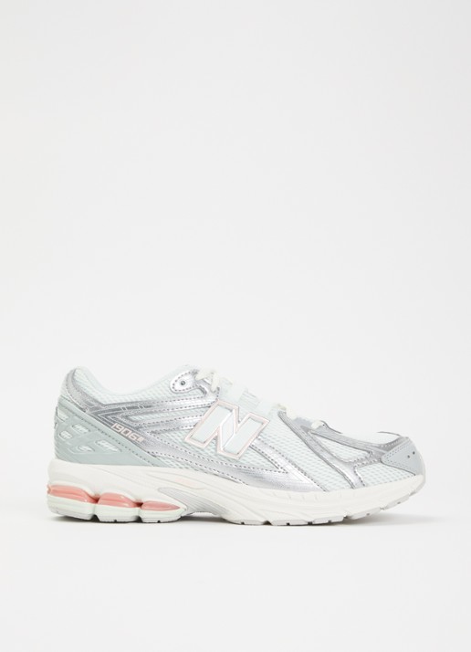 New Balance 1906 sneaker met mesh details