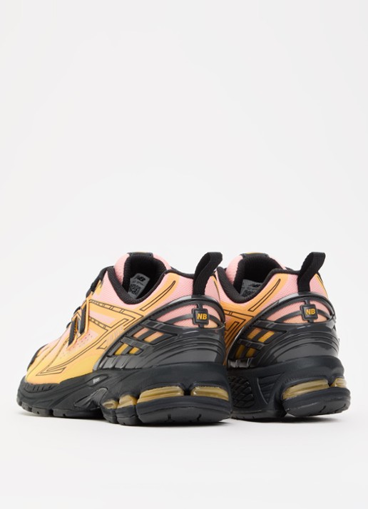 New Balance 1906 sneaker van mesh - achterkant geel