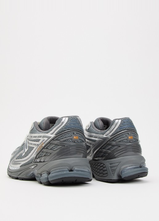 New Balance 1906R sneaker met mesh details - achterkant 5 grijs