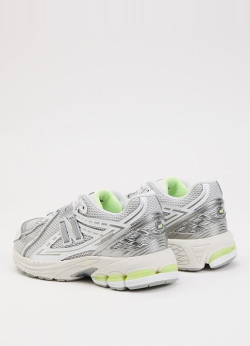 New Balance 1906R sneaker van mesh met metallic details - achterkant 4 lichtgrijs