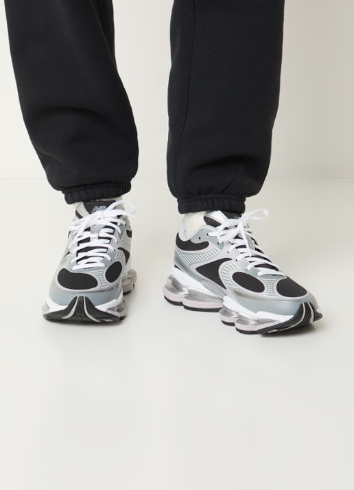 New Balance 2000 sneaker met mesh details - voorkant 2 zilver