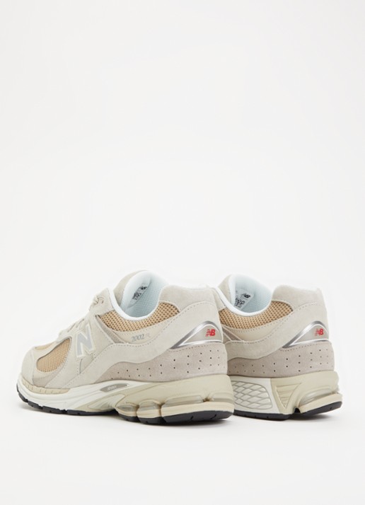 New Balance 2002 sneaker met suède details - achterkant 6 beige