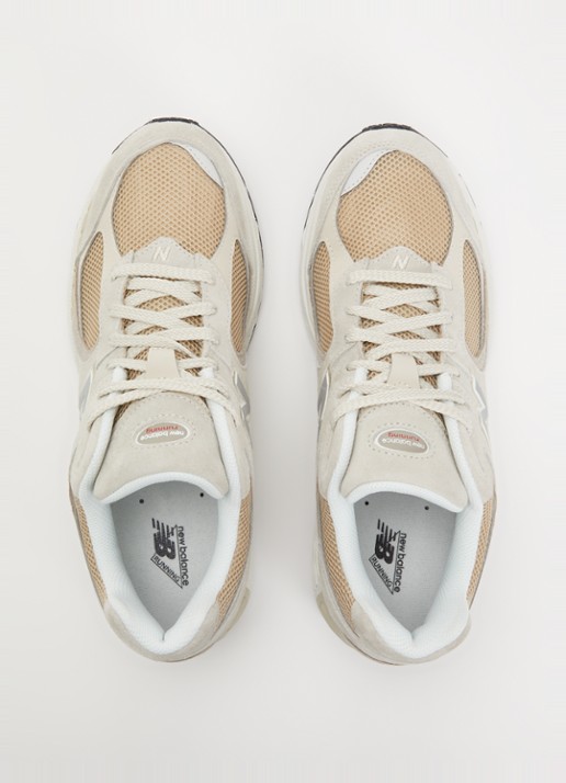 New Balance 2002 sneaker met suède details - detail 4 beige