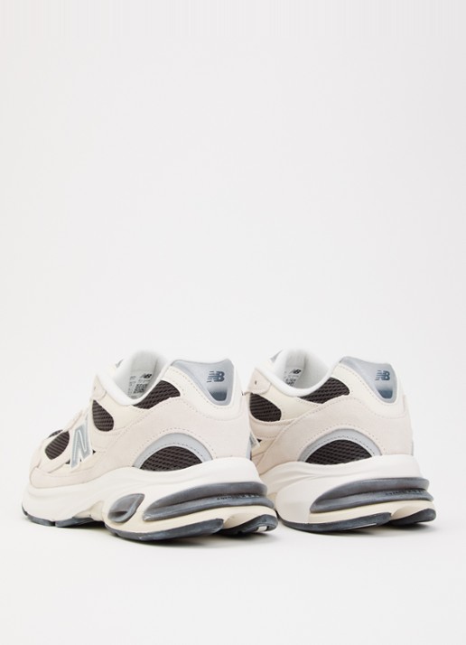New Balance 2010 sneaker met suède details - achterkant 4 beige