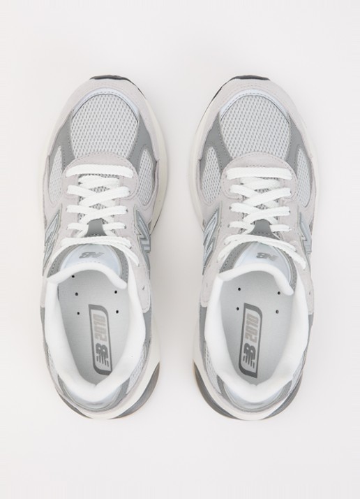 New Balance 2010 sneaker van mesh met details van nubuck - detail 2 lichtgrijs