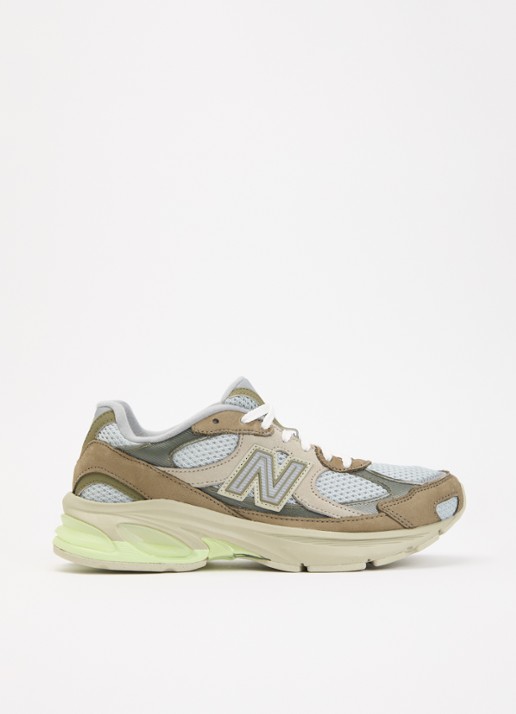 New Balance 2010 sneaker van mesh met details van nubuck