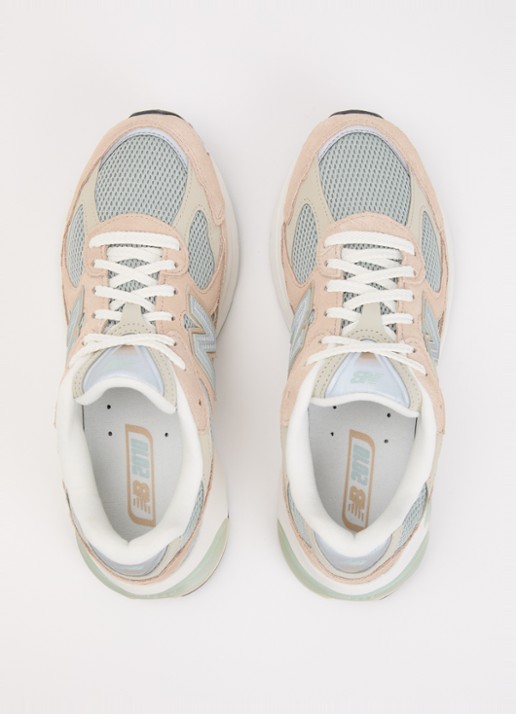 New Balance 2010 sneaker van mesh met details van nubuck - detail 3 beige